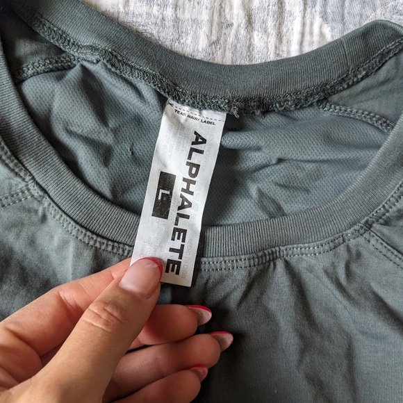 Alphalete cropped tank - Picture 2 of 2